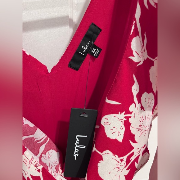 All the Lovely Days Red Floral Print
Asymmetrical Wrap Dress- size XS - Picture 6 of 7